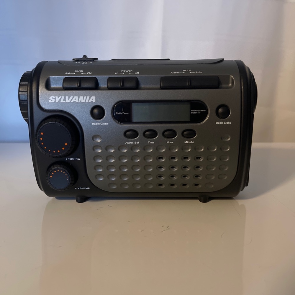 Emergency Hand Crank AM/FM/WB/NOAA Weather Radio LED Torch Charger